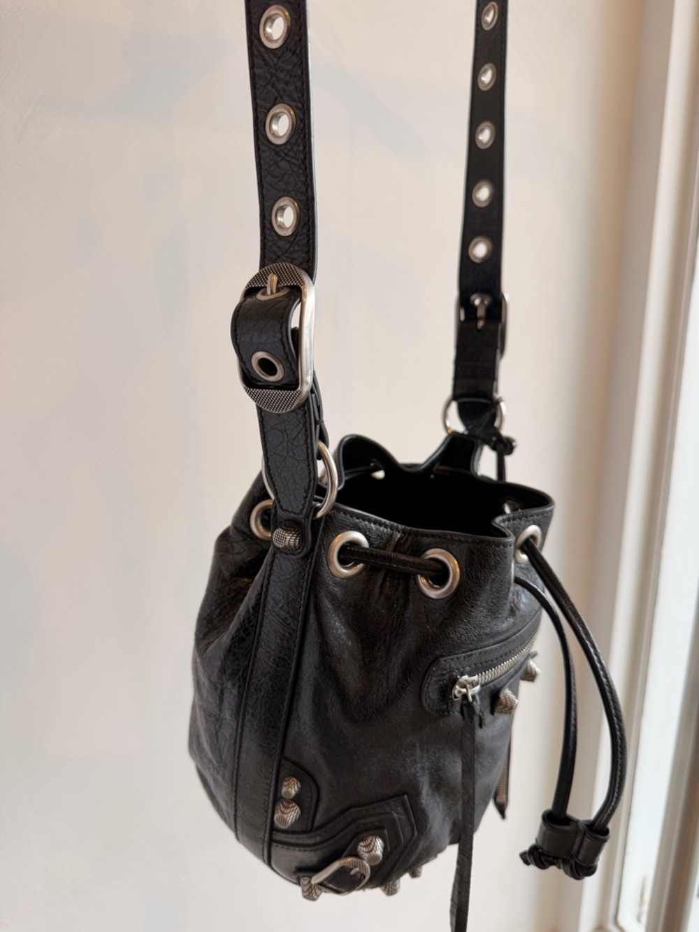 New Authentic Balenciaga Le Cagole XS Bucket Bag Lambskin Leather With Tags - Picture 14 of 16